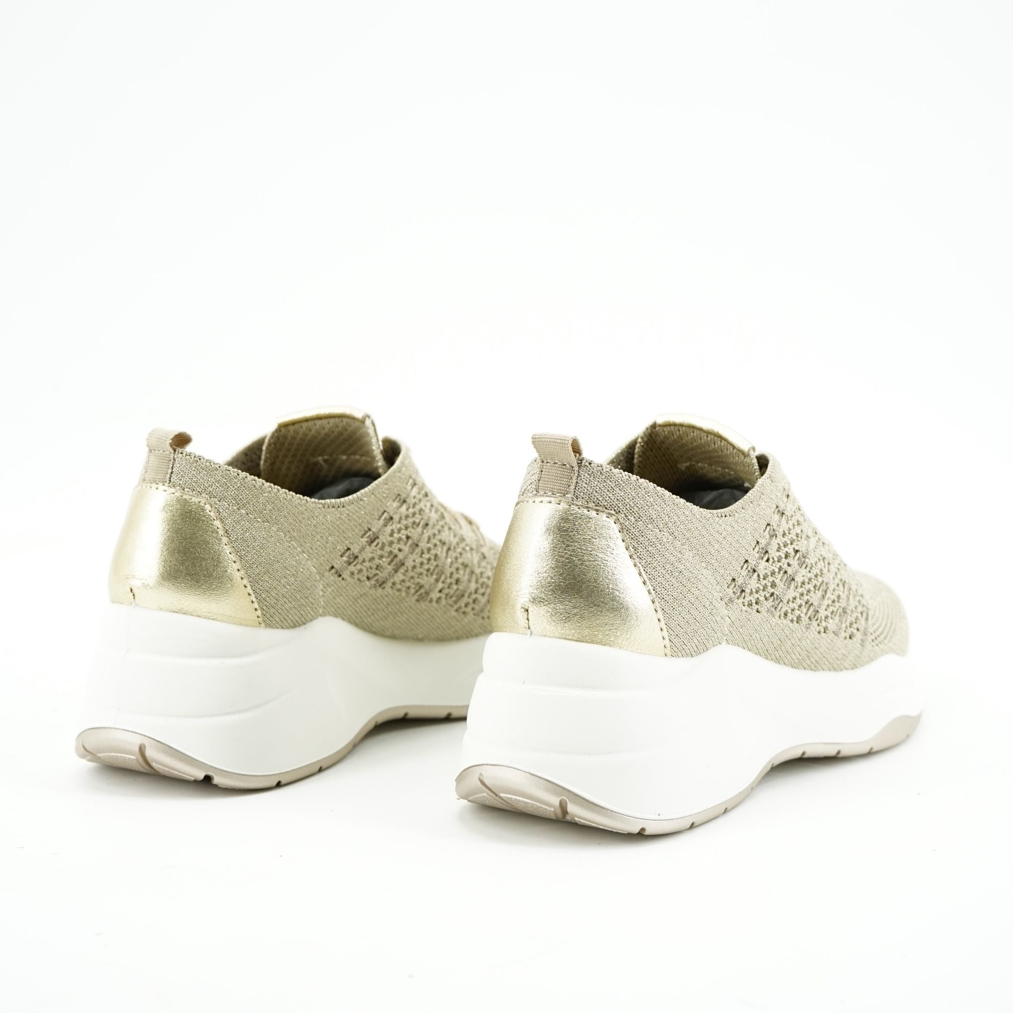 Sneakers stringate IGI&CO con zeppa in tessuto elastico: 3663200